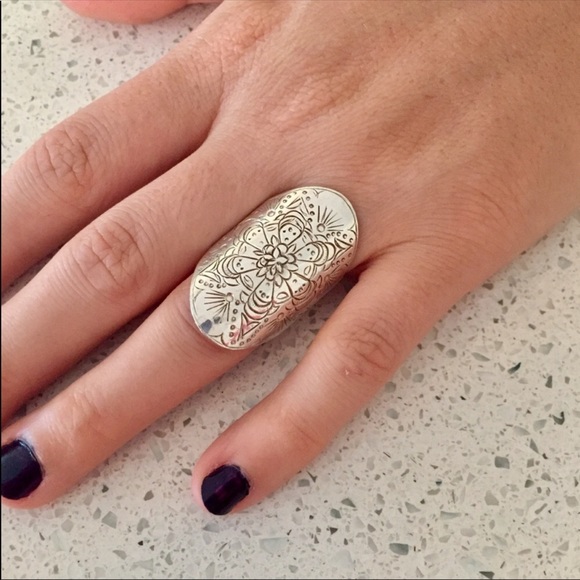 Adjustable sterling silver etched ring - Picture 2 of 10